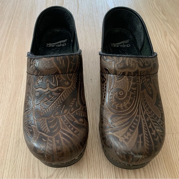 Dansko embossed floral print slip on slide in clogs - Picture 1 of 6